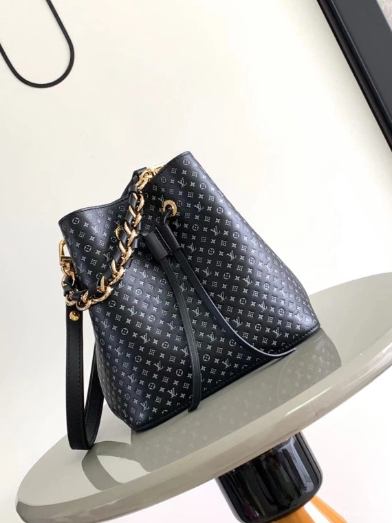 First bag ru NÉONOÉ VUITTON BB LOUIS 0710